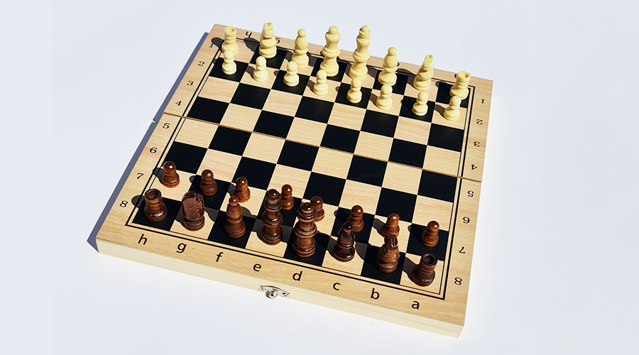 Šah i bekgemon u jednoj kutiji