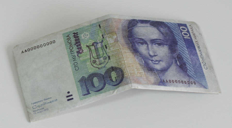 Papirni novčanik sa likom Klare Šuman